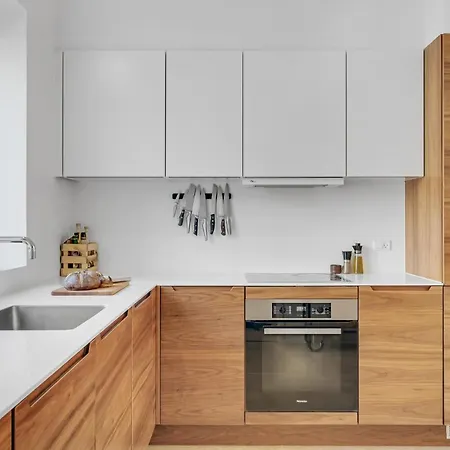 Gorgeous In S With Kitchen *