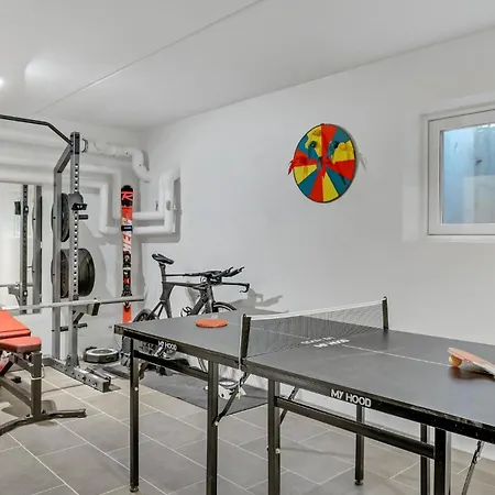 4 Bedroom Cozy In S Copenhague