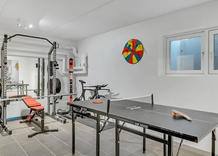 4 Bedroom Cozy In S København