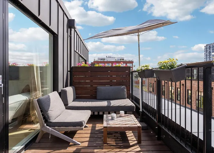 4 Bedroom Cozy In S *