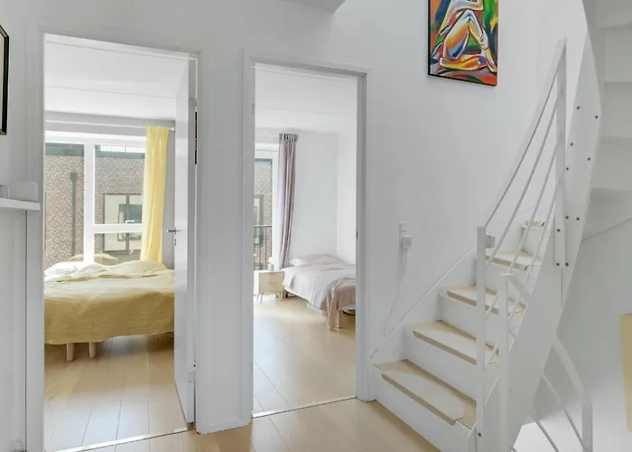 4 Bedroom Cozy In S Holiday home *